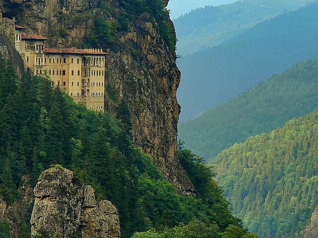 İkonik Karadeniz Yaylalar ve Batum Turu | 3 Gece Konaklamalı Uçaklı İstanbul Çıkışlı Kurban Bayramı Özel