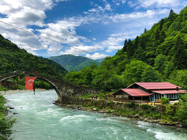 İkonik Karadeniz Yaylaları ve Batum Turu | 4 Gece Konaklamalı Uçaklı İstanbul Çıkışlı - GT-018