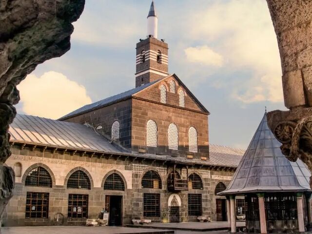 İkonik Gap Turu|3 Gece Konaklamalı Uçaklı İstanbul Çıkışlı 19 Mayıs Özel - GT-008