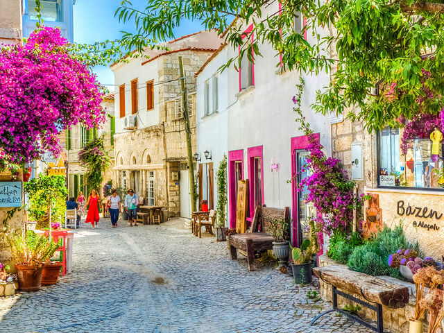 İkonik Alaçatı Ot Festivali ve Urla Enginar Çiçeği Festivali Turu - 2 Gece Otel Konaklamalı İstanbul Çıkışlı - GT-054