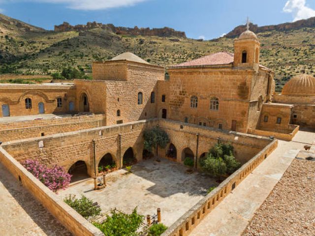 İkonik Mardin Turu|2 Gece Otel Konaklamalı Uçaklı İstanbul Çıkışlı 23 Nisan Özel - GP-005