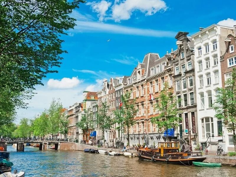 Avrupa'nın Kalbi Benelux & Paris Turu Ajet Havayolları İle 7 Gece 8 Gün Promosyon (DUS-FRA)