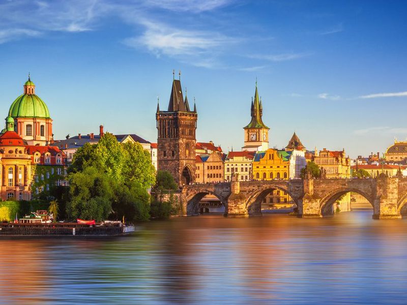 Orta Avrupa'nın Altın Üçgeni Cesky Krumlov & Bratislava & Pandorf Outlet Turları Dahil Ajet HY ile Promosyon 7 Gece 8 Gün (PRG-BUD)