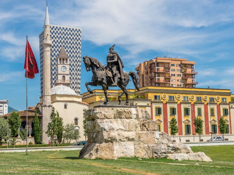 Kosovalı Büyük Balkanlar Turu AJet ile Ekstra Turlar ve Akşam Yemekleri Dahil TIA-SJJ 6 Gece Pazar-Cumartesi