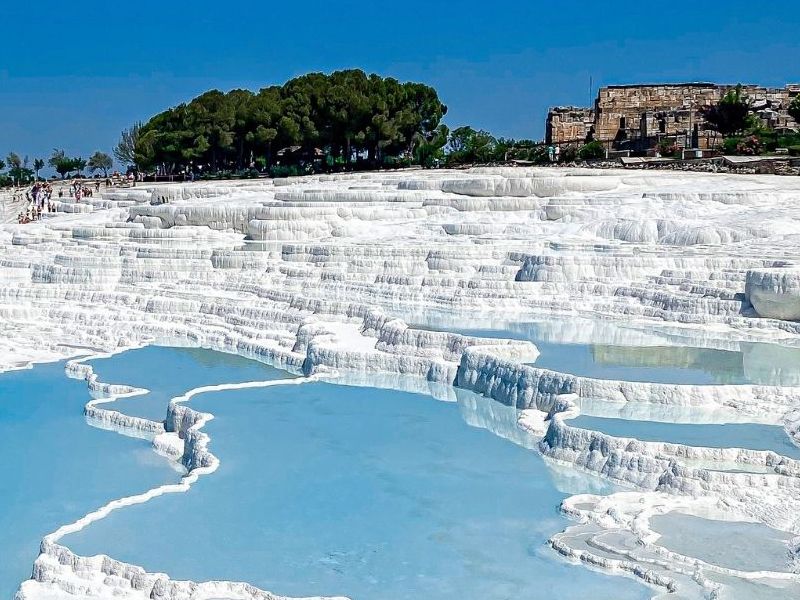 Salda Gölü Pamukkale Çeşme Alaçatı Turu / 1 Gece Otel Konaklamalı / İstanbul Çıkışlı